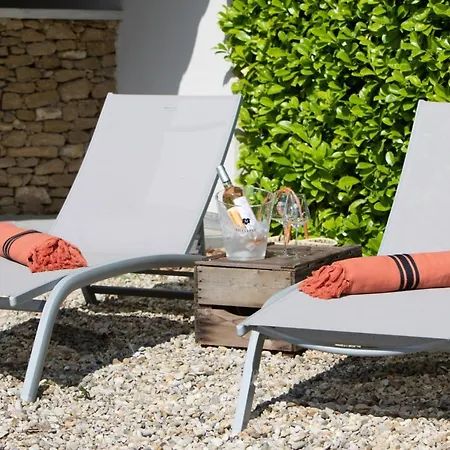 Domaine De Montine De Charme Hotel *