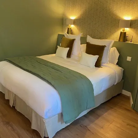 Domaine De Montine De Charme Hotel