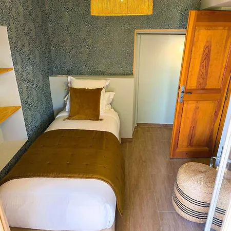 Domaine De Montine De Charme Hotel